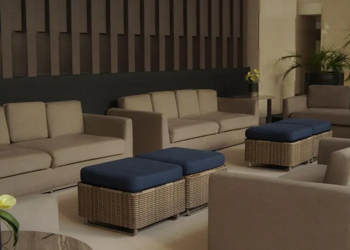 Cozy Bauhaus Space Near Moa & Airport Shore Manila